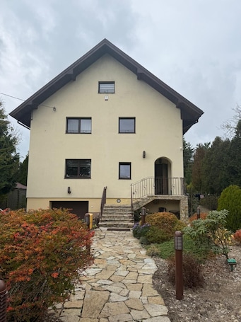 Exterior. BIZAR Hostel in Izabelin-Dziekanówek