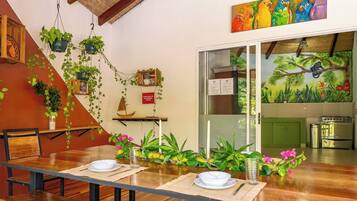 Room, 1 Bedroom, Accessible, Terrace | Dining room