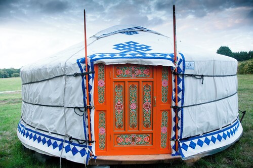 Laïta yurts and caravans by the sea