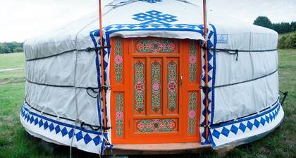 Laïta yurts and caravans by the sea