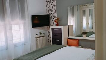 2 slaapkamers, een strijkplank/strijkijzer, wifi, beddengoed