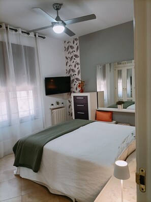 2 slaapkamers, een strijkplank/strijkijzer, wifi, beddengoed