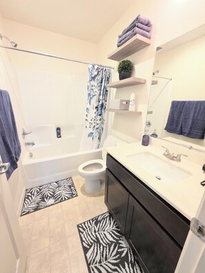 Bathroom - 2-Bedroom Entire Guest Suite in Fabulous North Las Vegas Mountain Views (North Las Vegas)