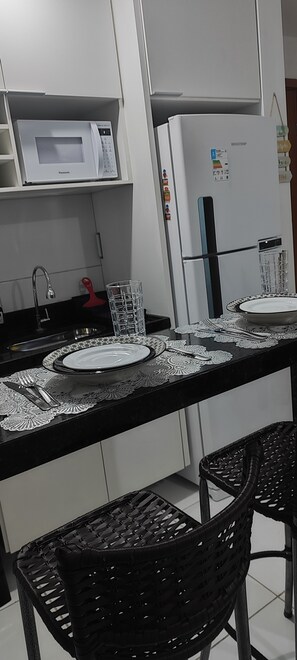 Microondas, horno y parrilla de estufa 