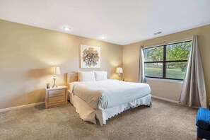 Apartamento, varias camas, balcón, vistas al campo de golf (Fairway Retreat) | 2 dormitorios, decoración individual, mobiliario individual