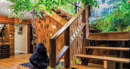 10K sqft Estate 2 Pools Pond Games Sauna Hot Tub