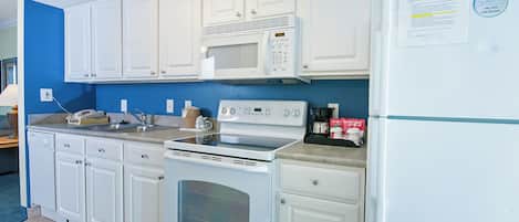 Fridge, microwave, stovetop, dishwasher