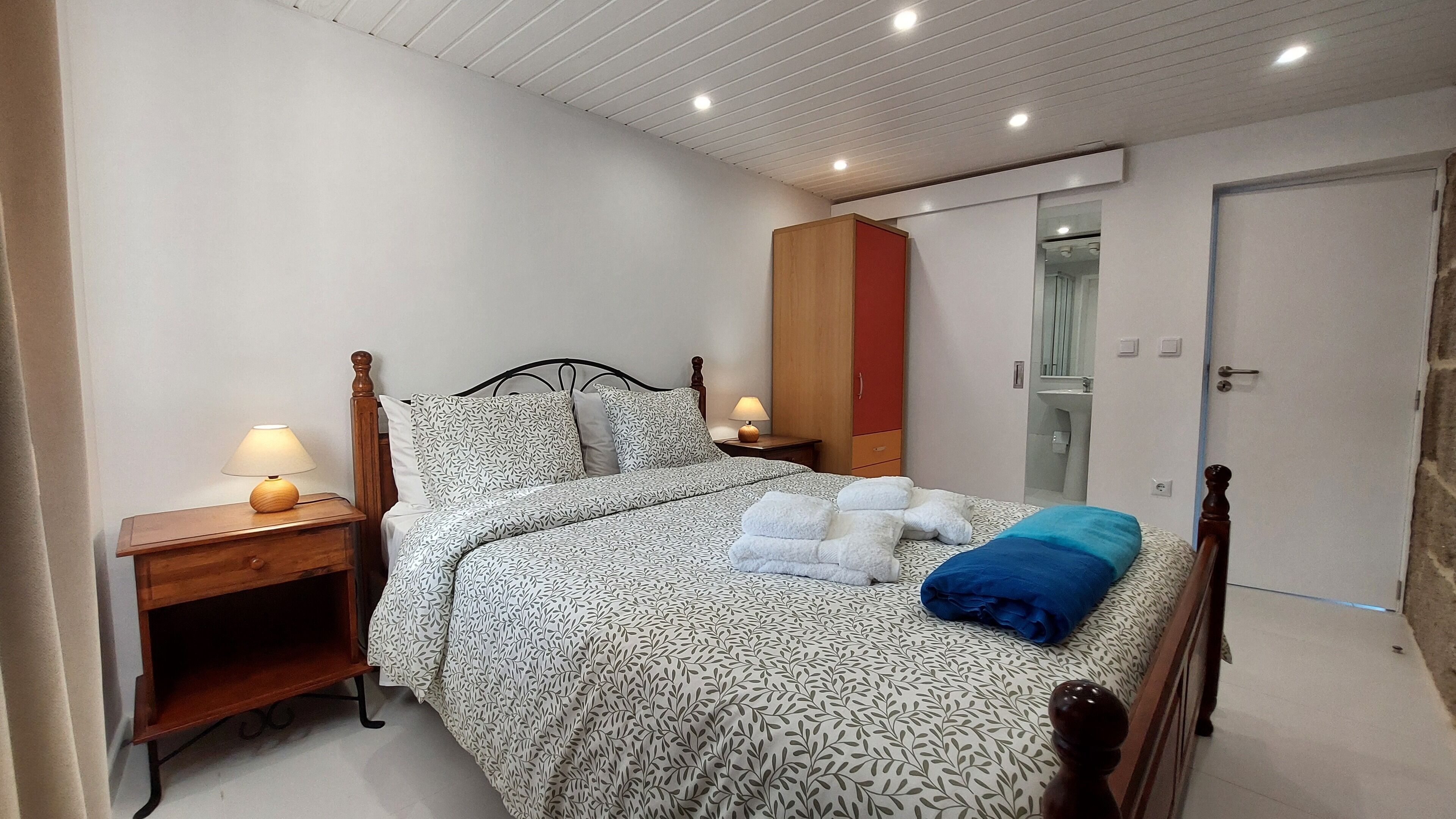 Economy Apartment, Garden View | Blackout drapes, iron/ironing board, free WiFi