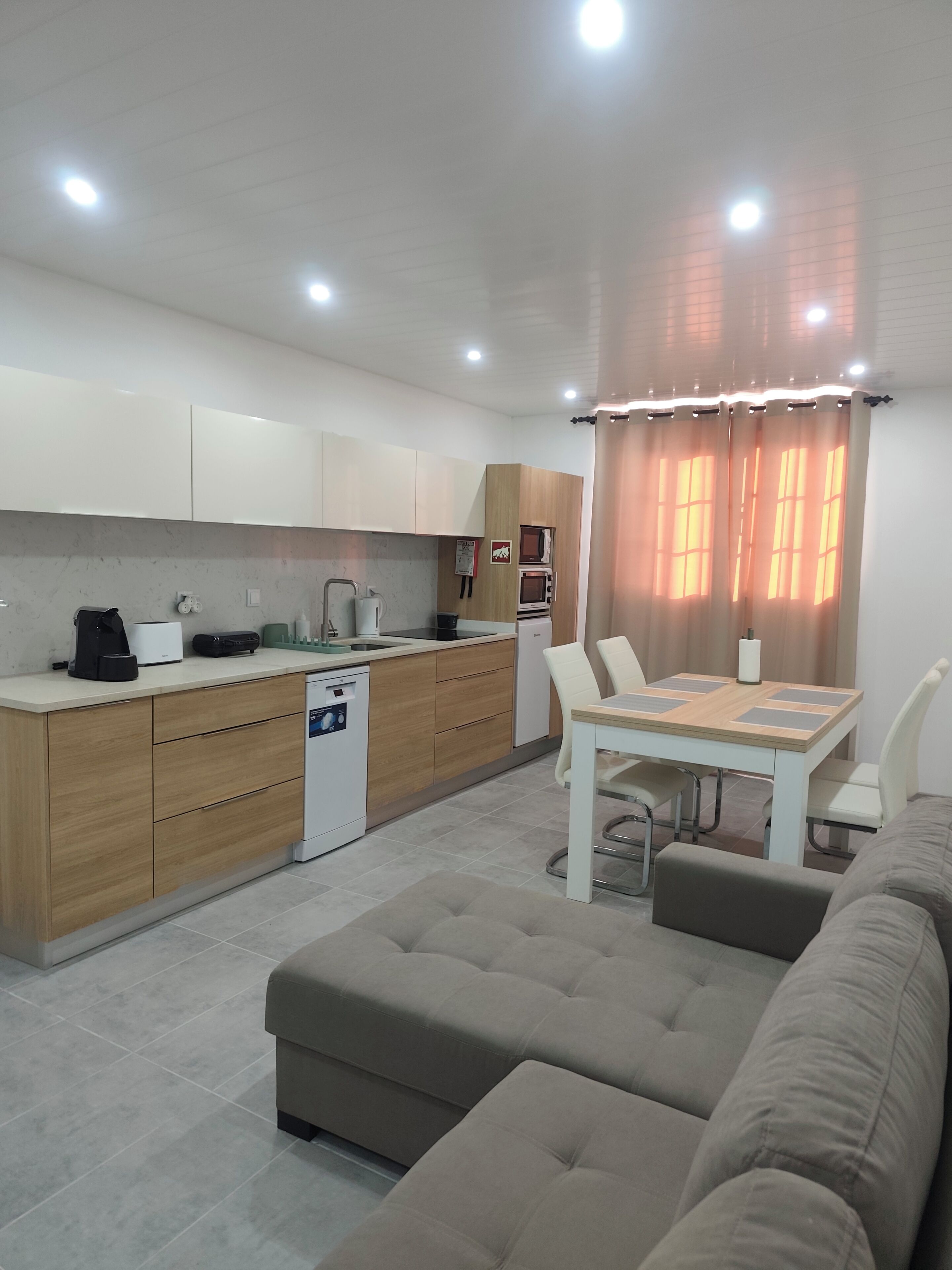 Premium Apartment, Mountain View | Private kitchen | Shared fridge, electric kettle, toaster, highchair