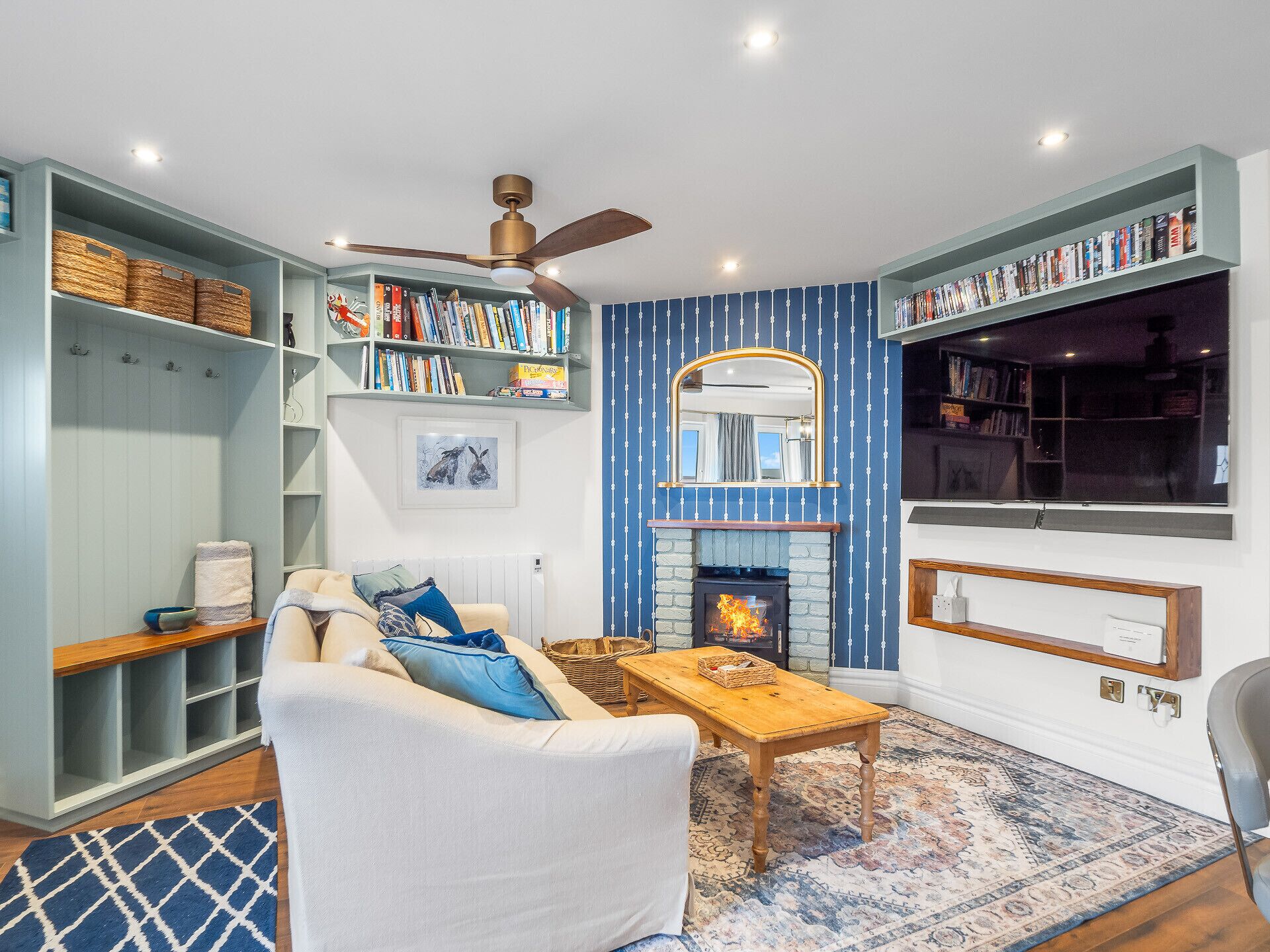 Smart TV, fireplace, DVD player