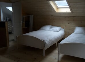 Room - Laruns Wooden Cottage (6 Guests) (Laruns)