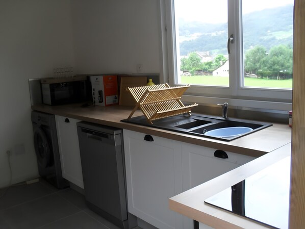 Private kitchen - Laruns Wooden Cottage (6 Guests) (Laruns)