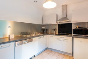 Fridge, microwave, oven, stovetop - Laruns Chalets de l’Arriutort (1) – 4 People (Laruns)