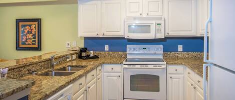 Fridge, microwave, stovetop, dishwasher