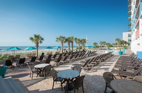 تناول الطعام بالخارج