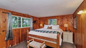 Hus, flere senger, spabadekar, fjellutsikt (Emerald Arrowhead Haus) | 2 soverom, individuelt dekorert, individuelt innredet og sengetøy