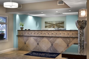 Lobby - Suite with Private Balcony and View of Ocean – Perfect for Your Beach Retreat (Myrtle Beach)