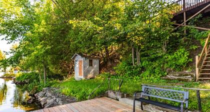 Cozy 2BR + Loft | Game Room & River Nearby