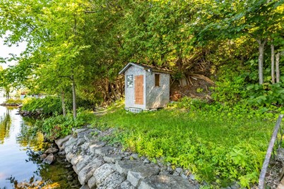 Cozy 2BR + Loft | Game Room & River Nearby