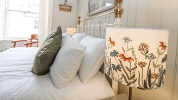 2 habitaciones, decoración personalizada y muebles diferentes