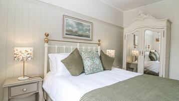 2 bedrooms, individually decorated, individually furnished, free WiFi