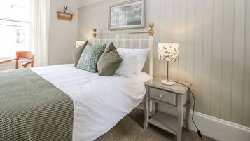 2 bedrooms, individually decorated, individually furnished, free WiFi