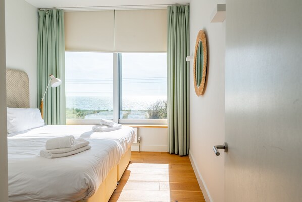 2 chambres, fer et planche à repasser, accès à Internet, literie fournie