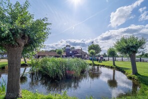 Property grounds - Heath House (8), Thorpeness (Thorpeness)