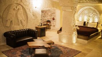 Deluxe suite | Een bureau, een laptopwerkplek, gratis wifi