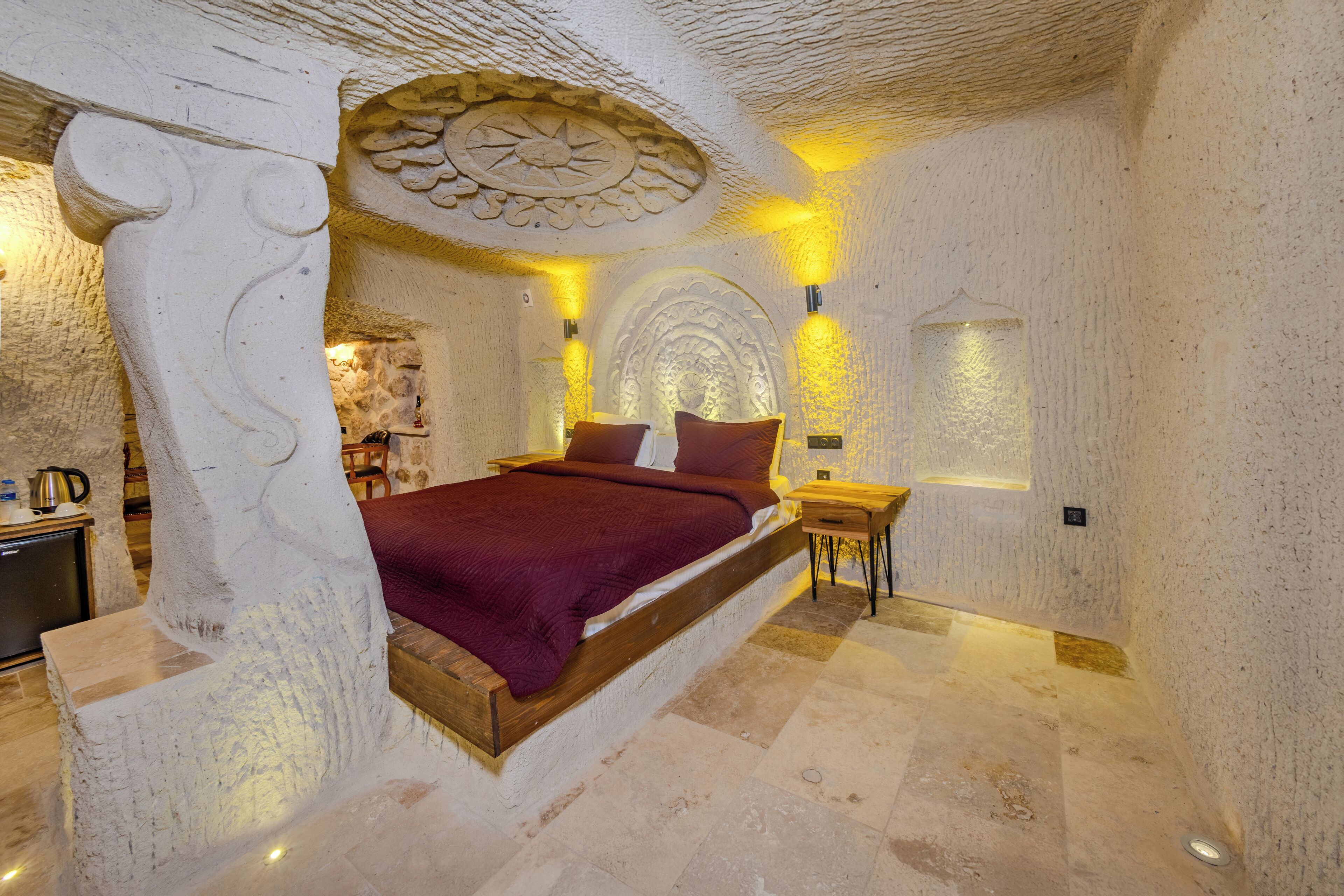 Traditional-Studiosuite | Hochwertige Bettwaren, Minibar, individuell dekoriert