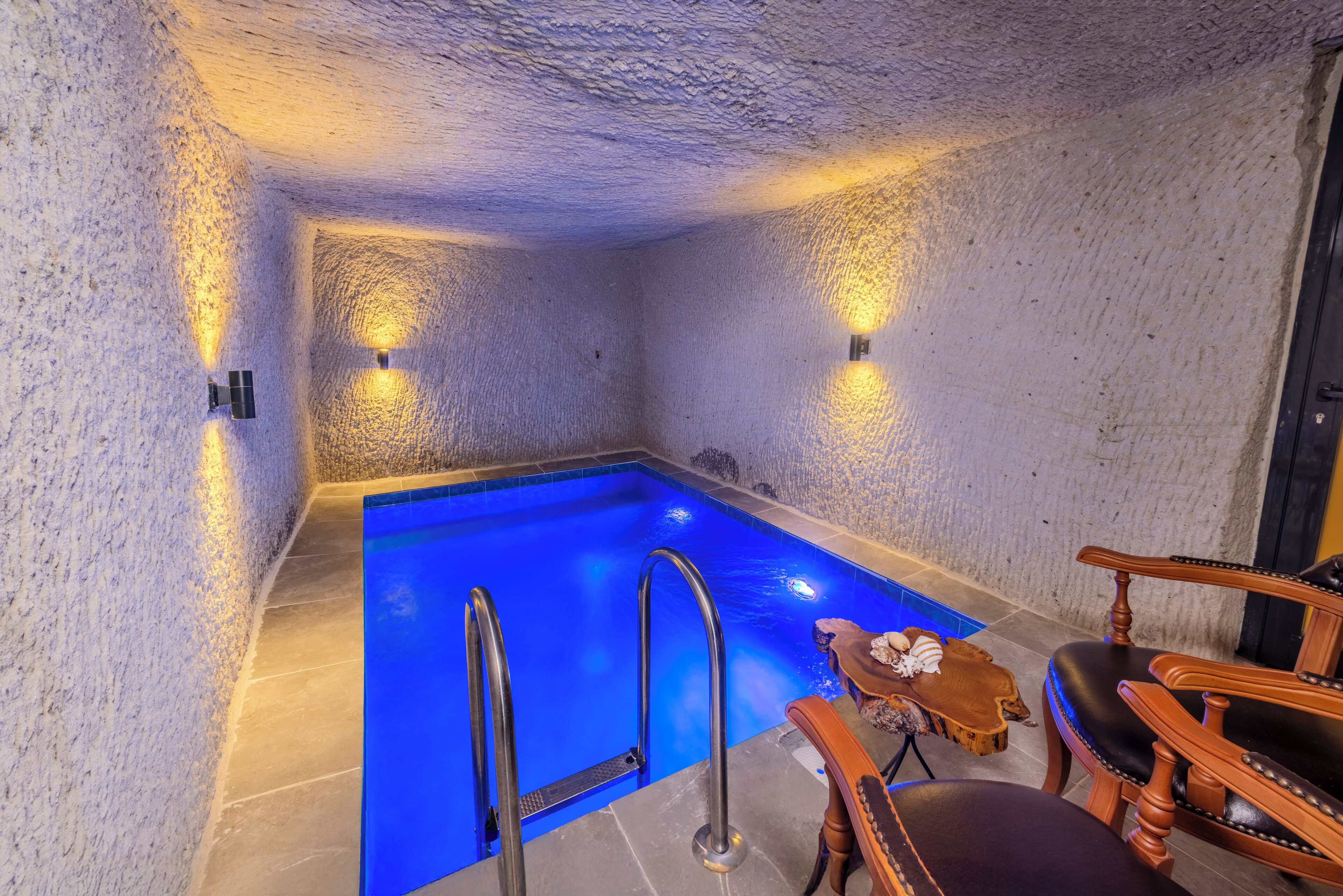 Romantic Studio Suite, Private Pool | Premium bedding, minibar, individually decorated, individually furnished