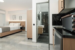 Family Studio | Iron/ironing board, free WiFi - TOWER 15 Suites (Thessaloniki)