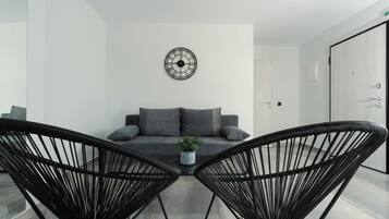 Deluxe Apartment | Living area