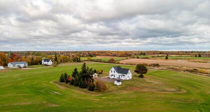 Historic PEI Cottage with Modern Comforts, Riverside Views & Family-Friendly Fun