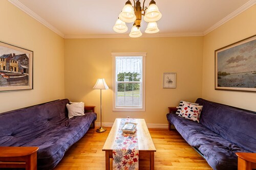 Bluesky Breeze Cottage