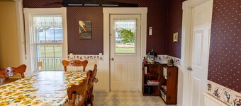 Bluesky Breeze Cottage