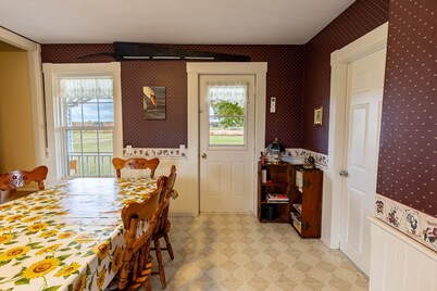 Bluesky Breeze Cottage