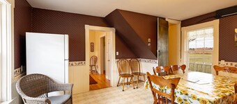 Historic PEI Cottage with Modern Comforts, Riverside Views & Family-Friendly Fun