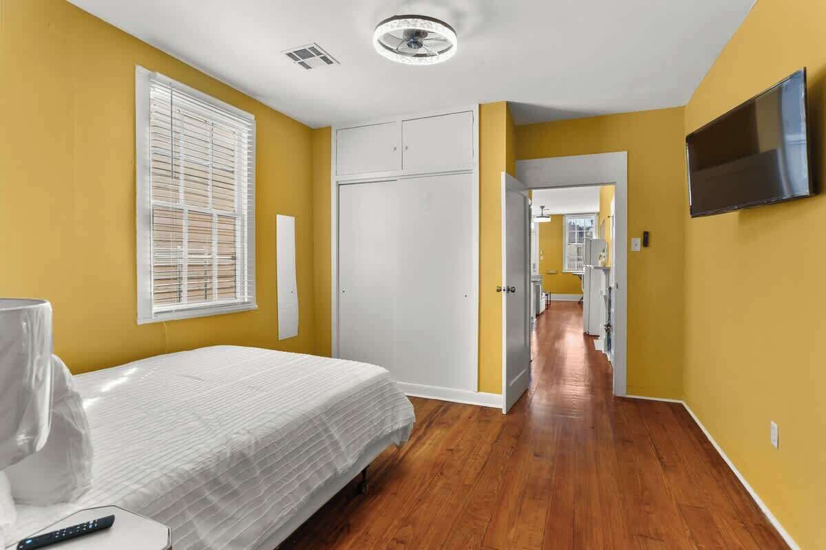 2 多间卧室、熨斗/熨衣板、免费 WiFi、床单