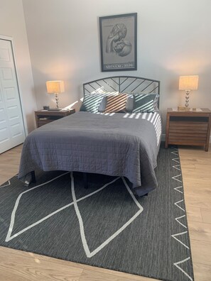 1 habitación, tabla de planchar con plancha, wifi y ropa de cama 