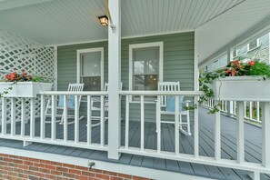 Property grounds - Bleu Haven - Entire Duplex - 3 Blocks to Downtown - Riverwalk - Weddings - Beach (Wilmington)