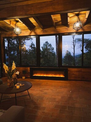 المنشأة من الداخل