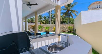 3BR-4BD Villa, 3 min beach walk