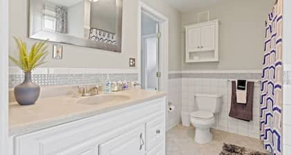Ohio City · 4 Bed/3 TV · Free Parking · Mins to DT