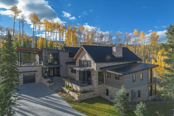 1.0-telluride-the-summit-front-view-