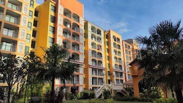 Huoneisto, 1 makuuhuone, esteetön, parveke | Ulkopuoli