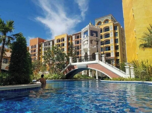 Appartement, 1 chambre, accessible aux personnes à mobilité réduite, balcon | Piscine | Piscine extérieure