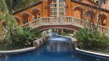 Appartement, 1 slaapkamer, toegankelijk voor mindervaliden, balkon | Zwembad | Een buitenzwembad