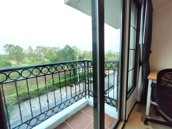 Apartment, 1 Bedroom, Accessible, Balcony | Interior