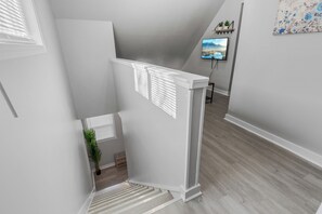 Interior - King Bed · 2 TVs · Fast Wifi · Pet Friendly! (Cleveland)